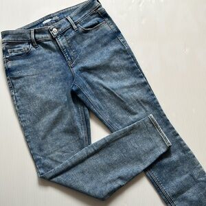 Old Navy Rockstar Super Skinny, built-in warm Jeans - Light Blue. Women’s size 6